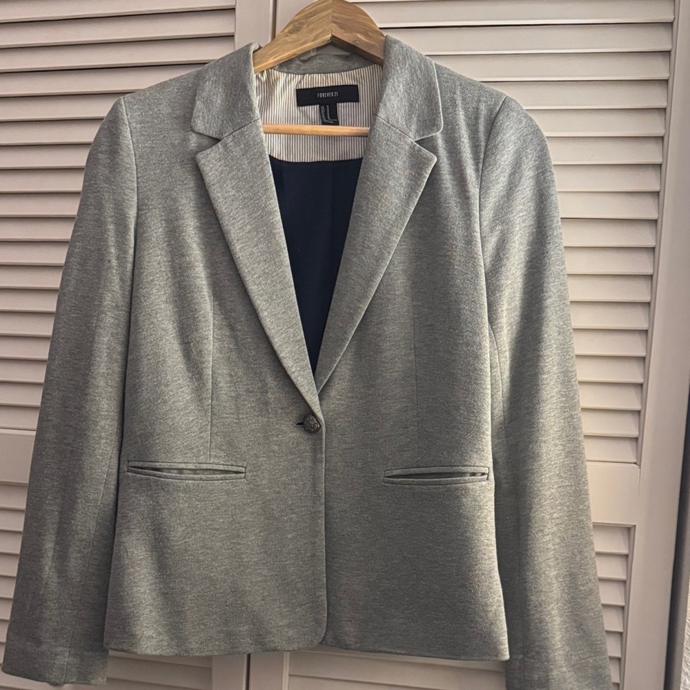 Forever 21 Gray Soft Suit Jacket EUC Size Medium
